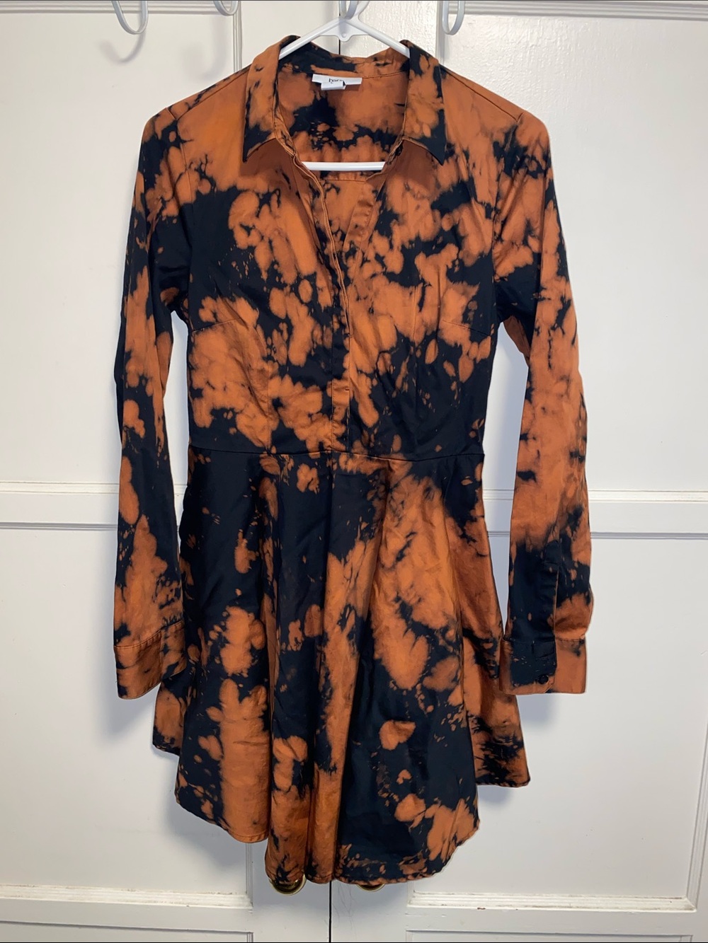 Bar III Large Black and Orange Tie-Dye Long Sleeve Shirt Dress